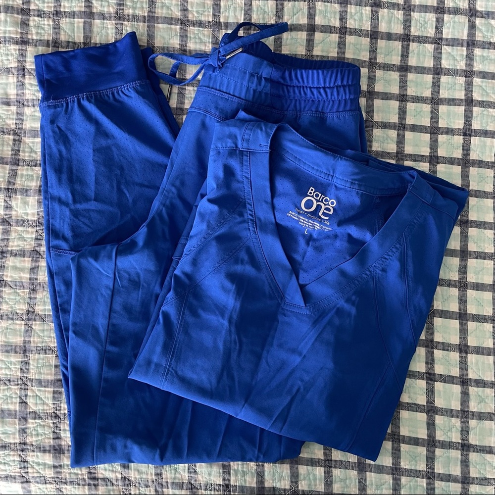 BARCO ONE Cobalt Scrub Set